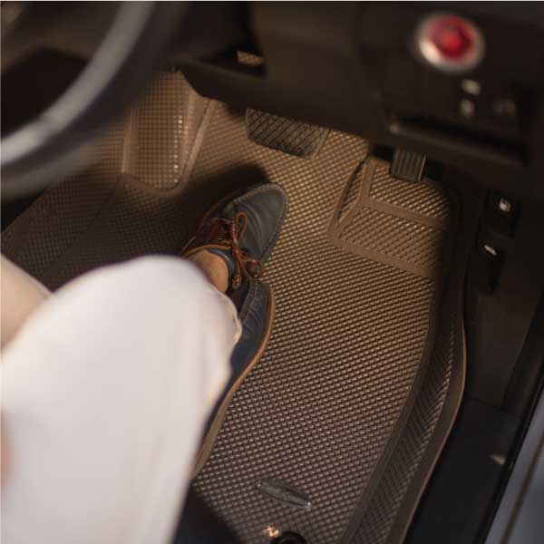 พรมรถยนต์, ไวนิลดักฝุ่น