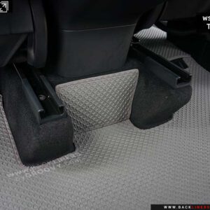 พรมกระดุม Tesla Model Y