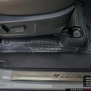 พรมกระดุม พรมรถยนต์ ผ้ายาง พรมไวนิลดักฝุ่น mu-x