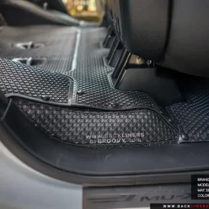 พรมกระดุม พรมรถยนต์ ผ้ายาง พรมไวนิลดักฝุ่น mu-x