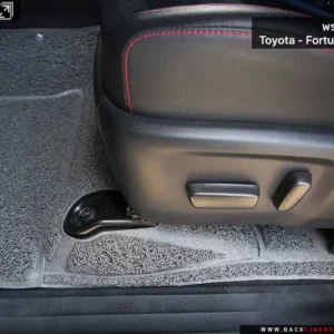 พรมรถยนต์ พรมไวนิลดักฝุ่น พรมเส้นใยไวนิล พรม 3M nomad ผ้ายางToyota Fortuner Legender Leader