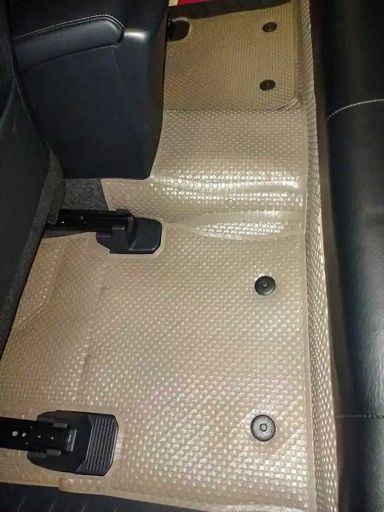 พรมกระดุม พรมรถยนต์ ผ้ายาง Revo Smart cab