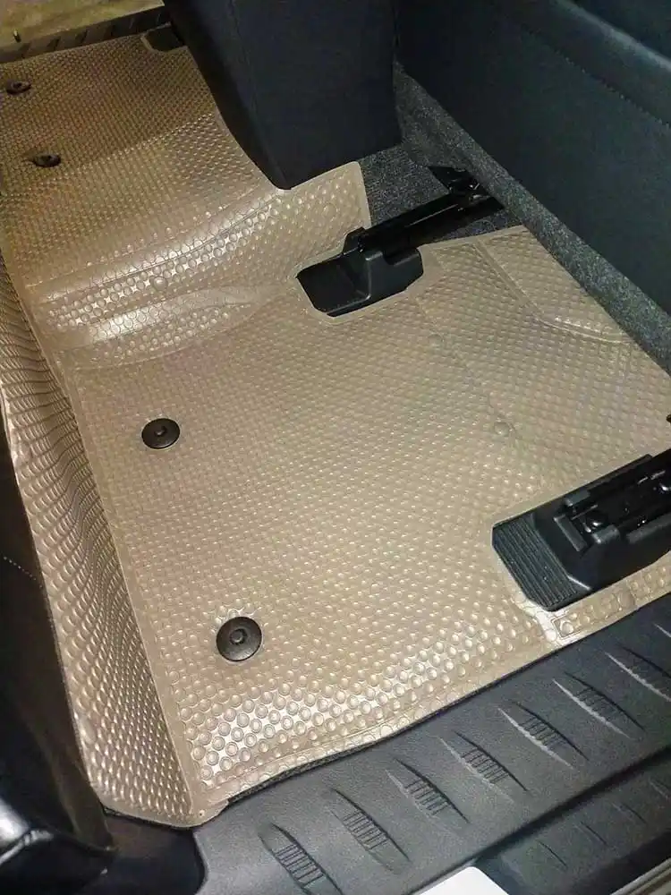 พรมกระดุม พรมรถยนต์ ผ้ายาง Revo Smart cab