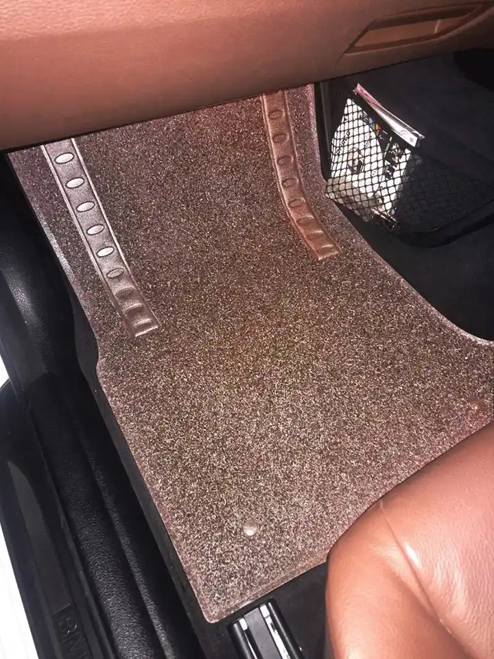 พรมรถยนต์ พรมไวนิลดักฝุ่น พรมดักฝุ่น พรม 3m nomad ผ้ายาง BMW 5 series F10